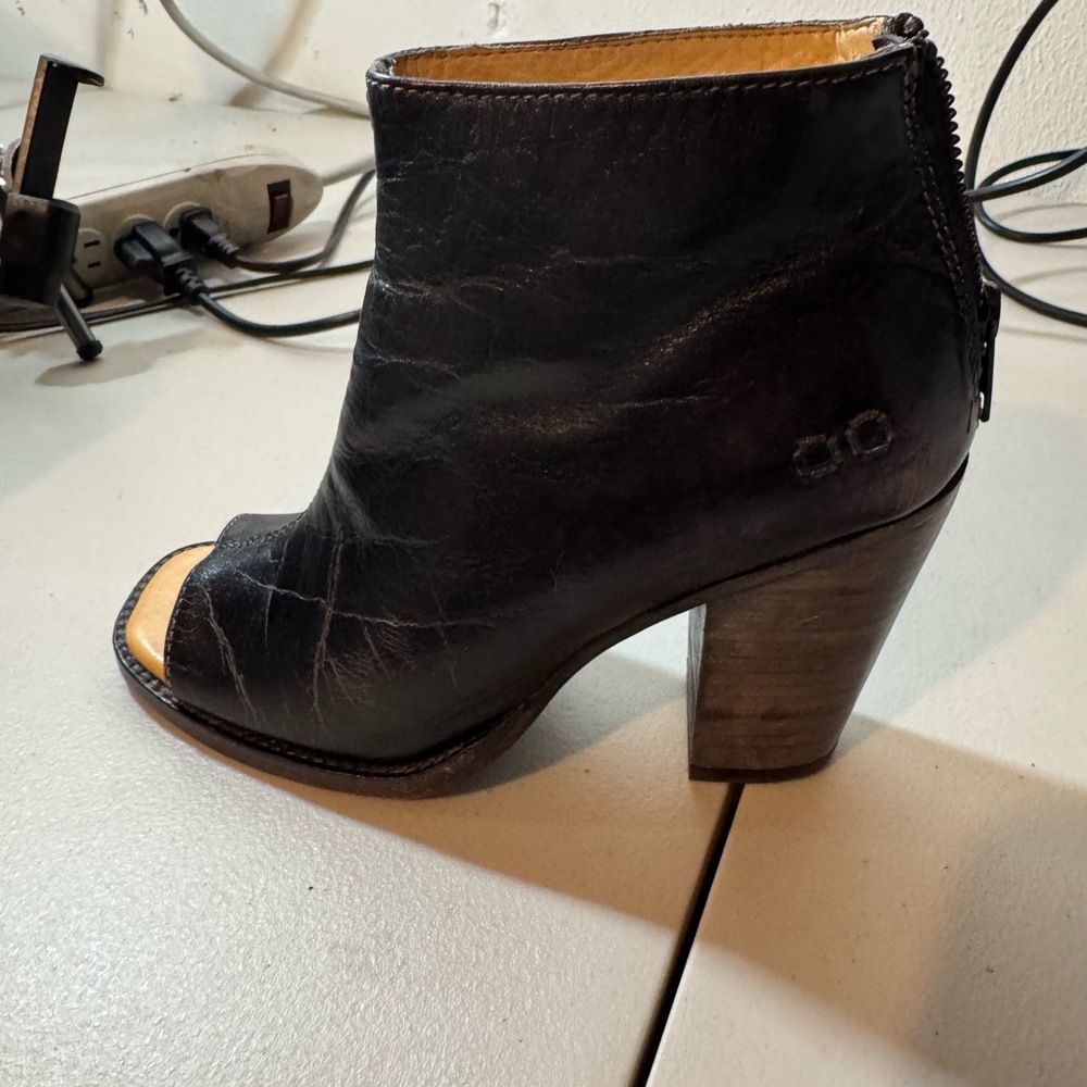Bed Stu Black Leather Peep-Toe Heeled Boots - Picture 7 of 10